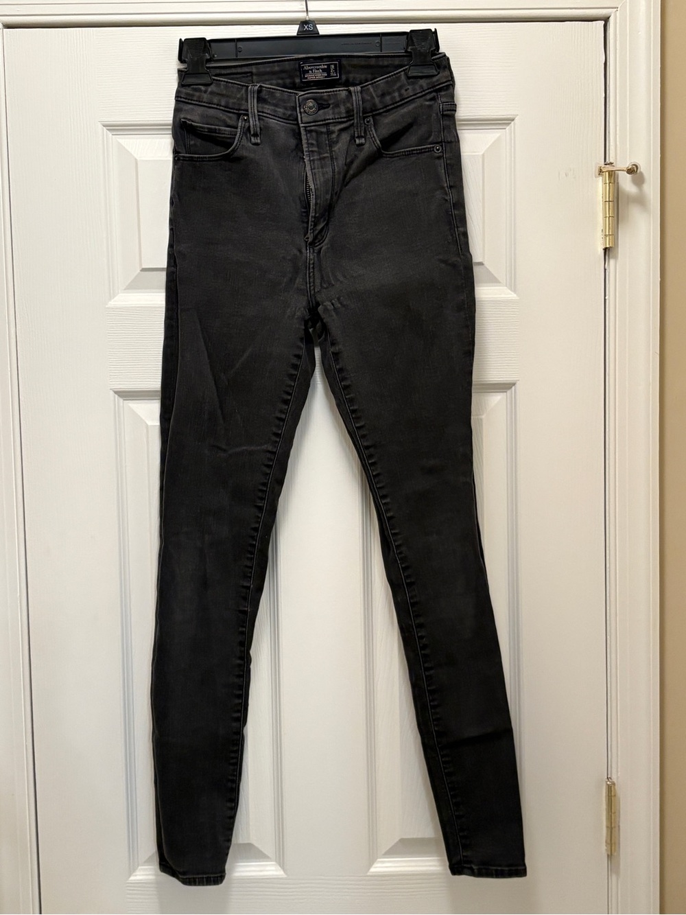 #67 - MUST GO! Abercrombie & Fitch Black Skinny High-Rise Jeans size 26 / 2